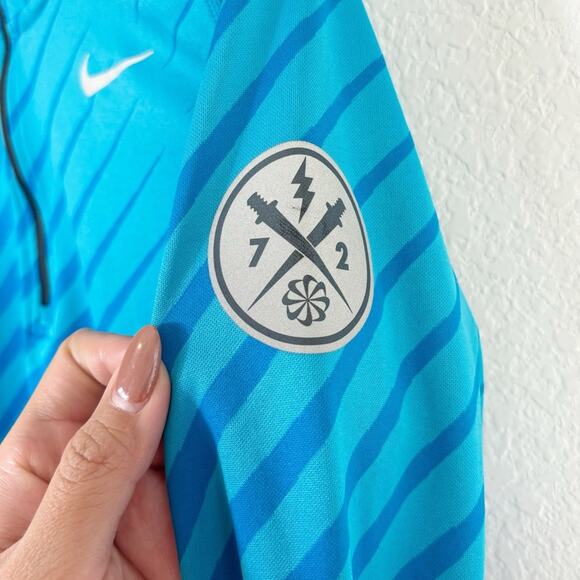 NIKE WOMEN THERMAL ATHLETIC BLUE STRIPED RUNNING HALF ZIP SHIRT SIZE LARGE - Picture 2 of 8